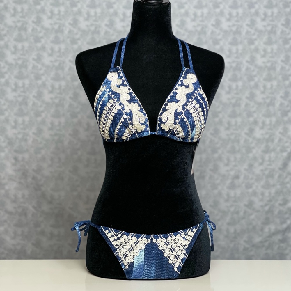 Nanette Lepore Swim. Deja-Blue Vixen Bikini 2 piece embroidered. Small. NWT